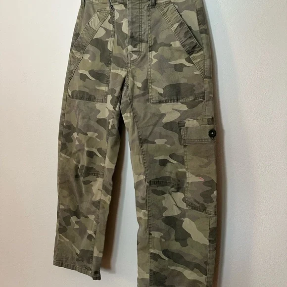 Pilcro Green Camouflage Barrel Cargo Pants - Picture 3 of 7